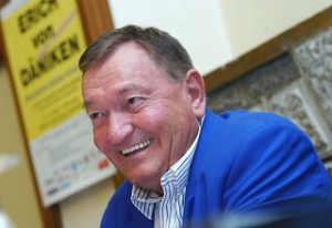 promo_erich_von_daniken_voronez_brno_10042010.jpg